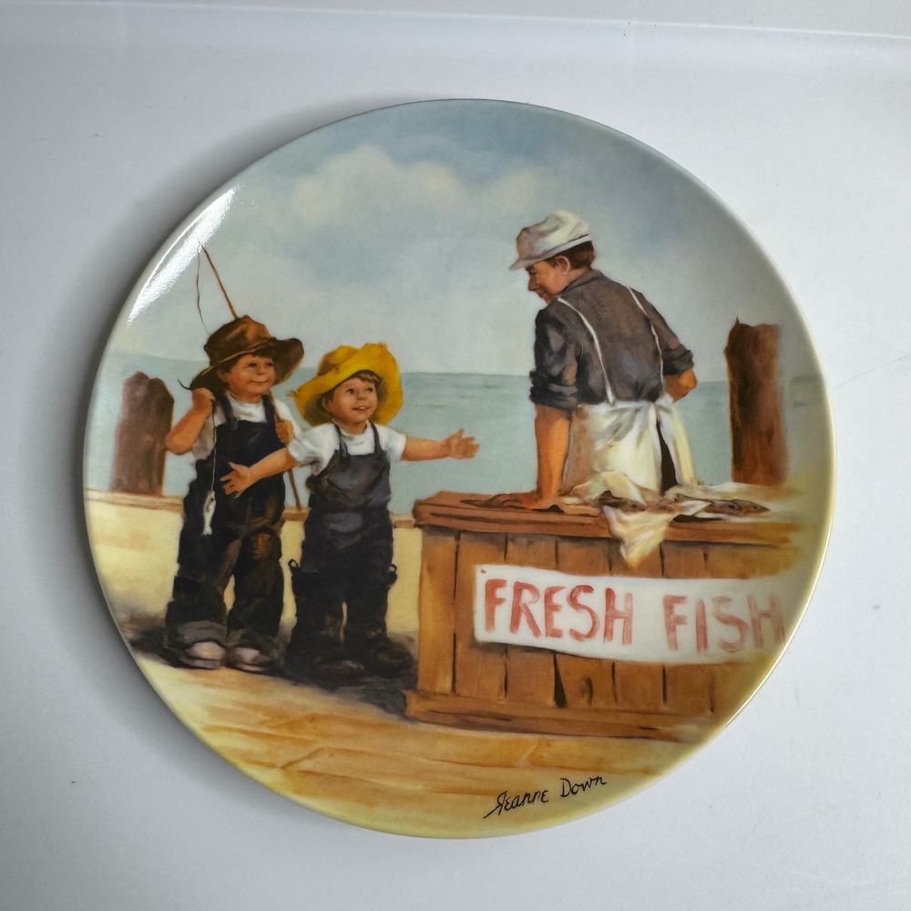 Edwin M Knowles Fish‎ Story Jeanne Down Friends I Remember Series Plate